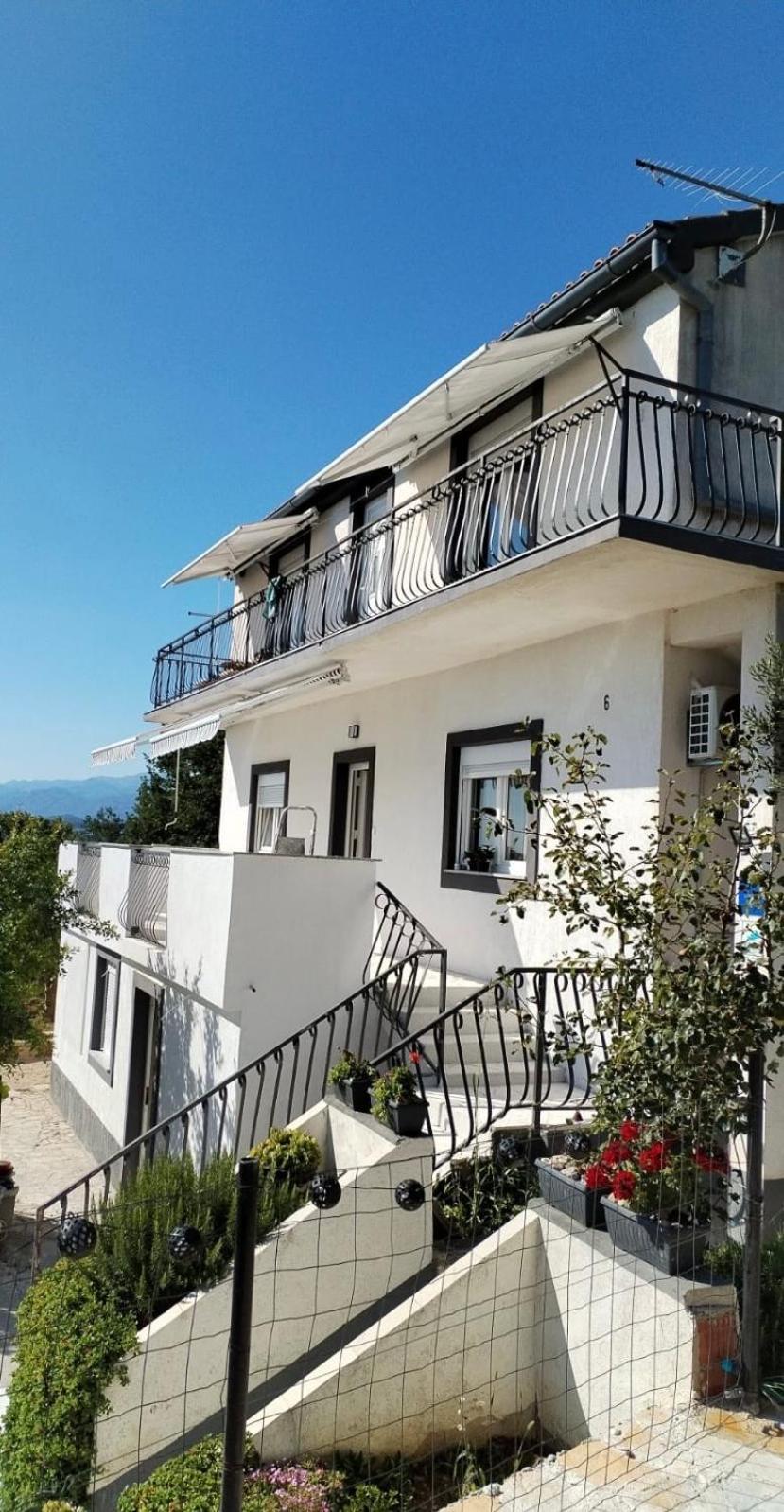 Ivano & Franko Apartments Kruševo Esterno foto